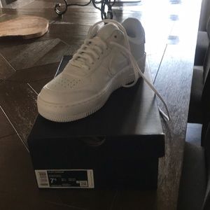 Nike Women’s AF1 7.5